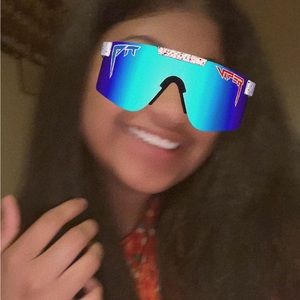 Meet your Posher, Julie